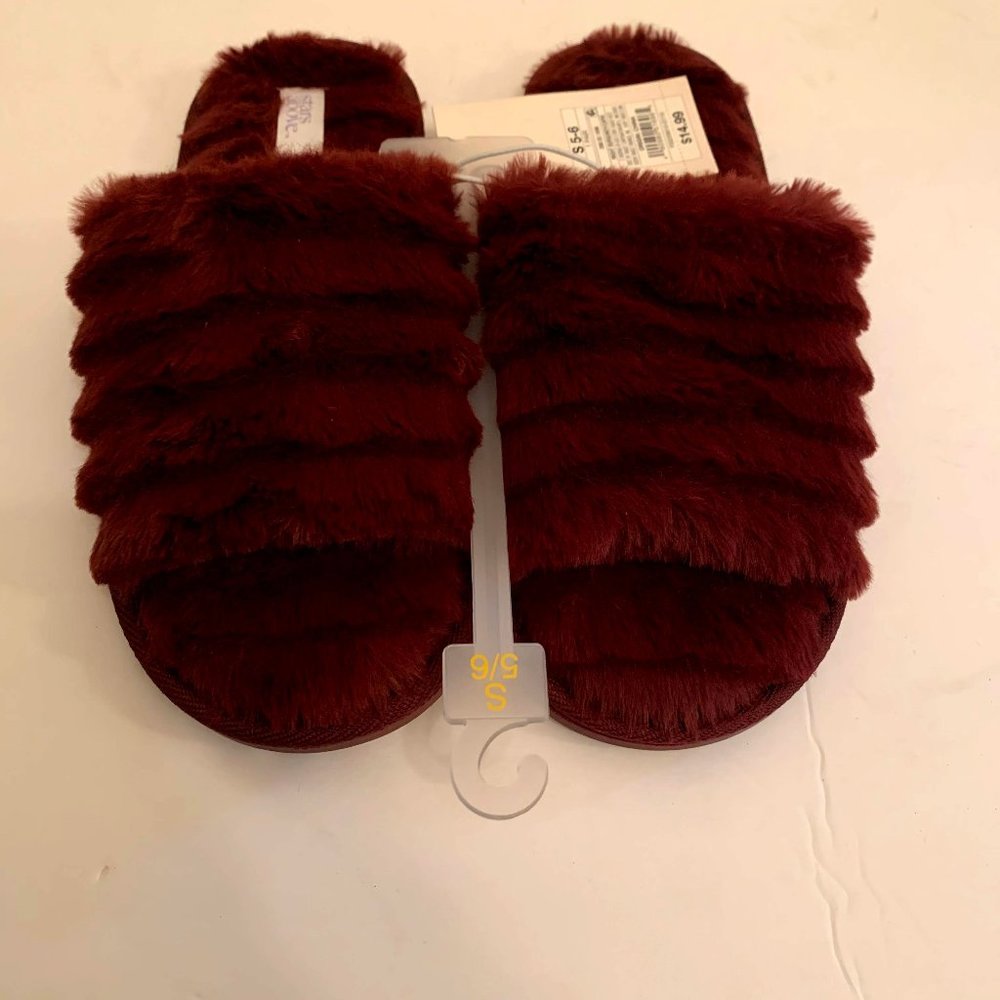 Women's slippers- Comfy slippers size 5/6